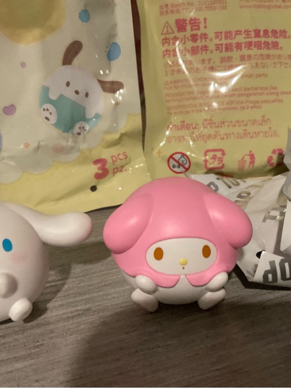 Top Toy Sanrio Characters Roundy Series Set of 3 - Picture 4 of 5